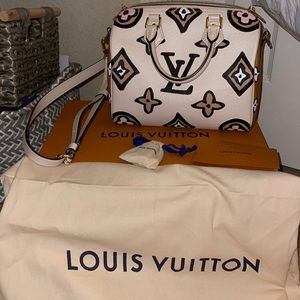 Louis Vuitton Wild At Heart Speedy Bandouliere 25